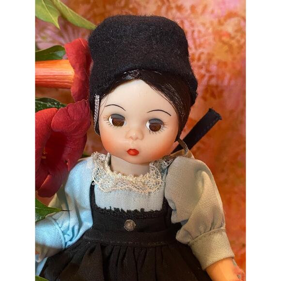 Madame Alexander Doll Romania "Rumania" #586 8” Int'l World Dolls Tag only 1987 - Picture 4 of 8